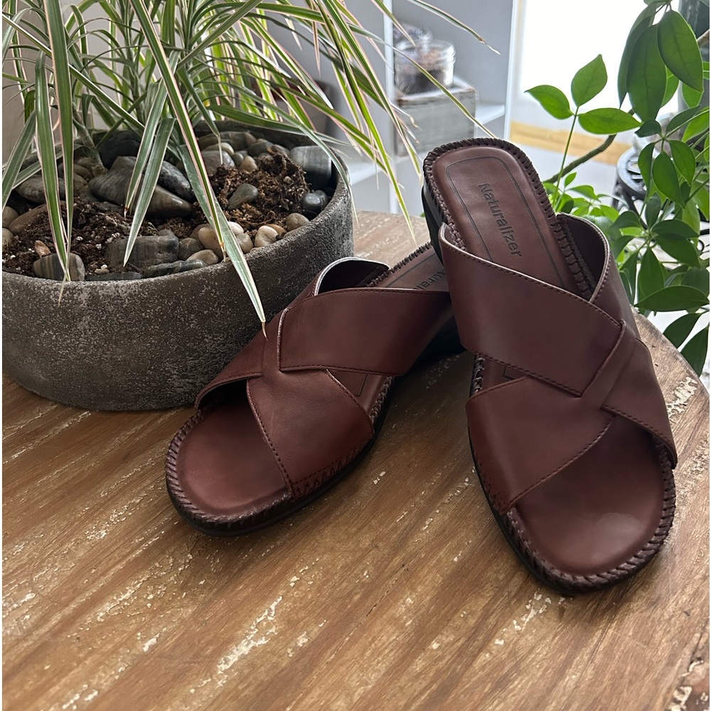 Naturalizer brown sandals